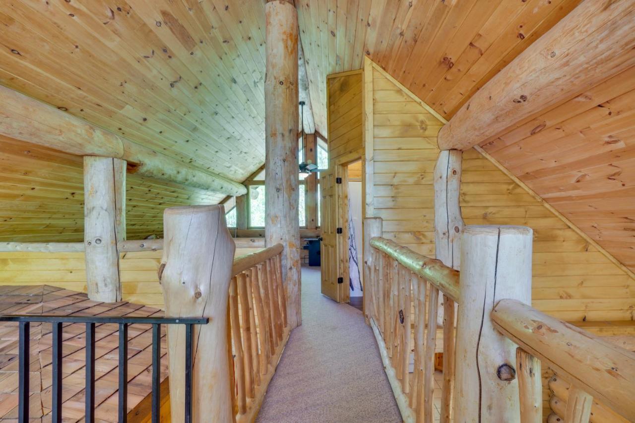 Idyllic Gatlinburg Cabin With Hot Tub And Balcony! Exterior photo