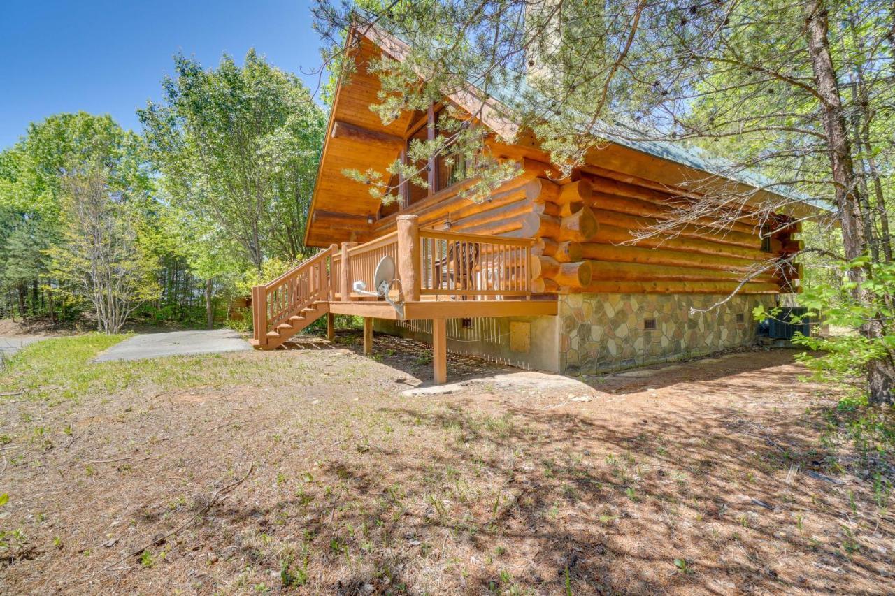 Idyllic Gatlinburg Cabin With Hot Tub And Balcony! Exterior photo